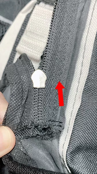 戻したスライダーが抜けないようにとめる