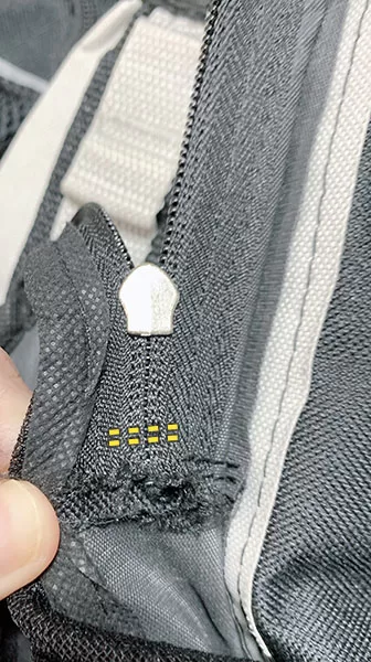 スライダーが抜けないように縫う